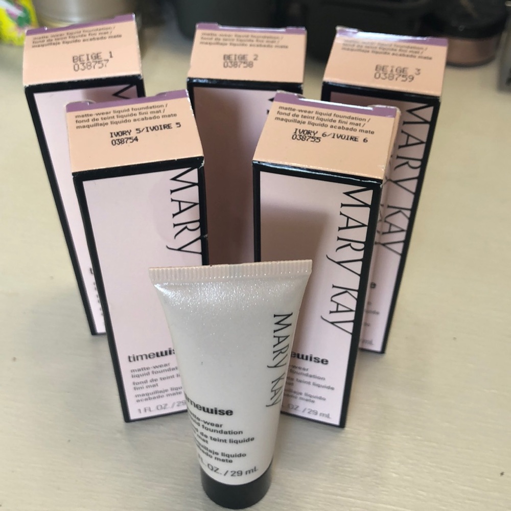 Matte-wear liquid foundation